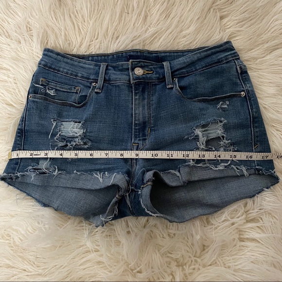 Levi’s High Rise Shorts - Picture 4 of 6